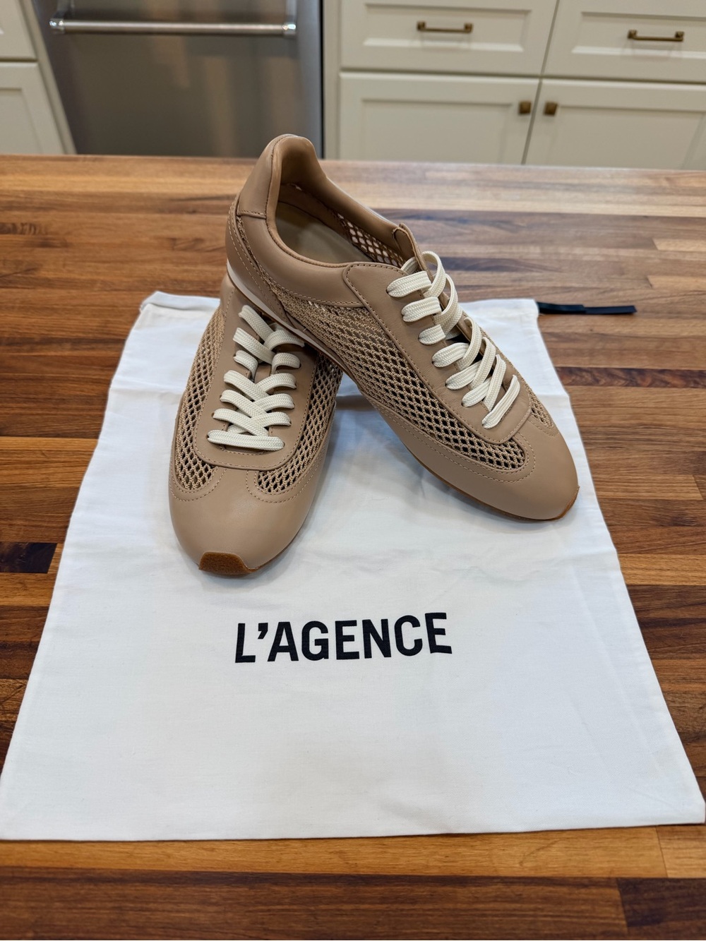 NEW - L’AGENCE Jarah Sneaker in Cappucino Leather - 8.5